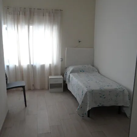 Casa Cinzia Con Piccolo Giardino * קליארי
